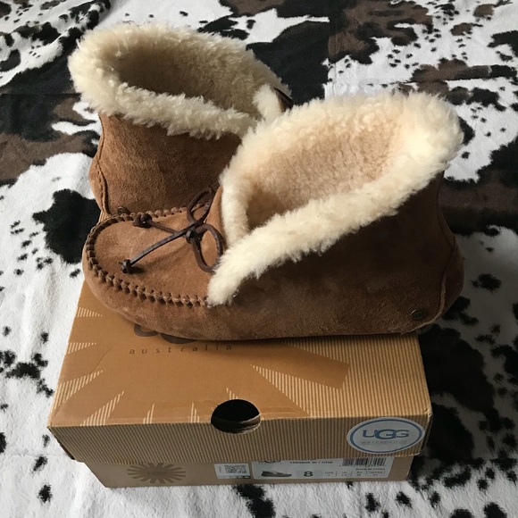 uggpure alena suede slipper bootie